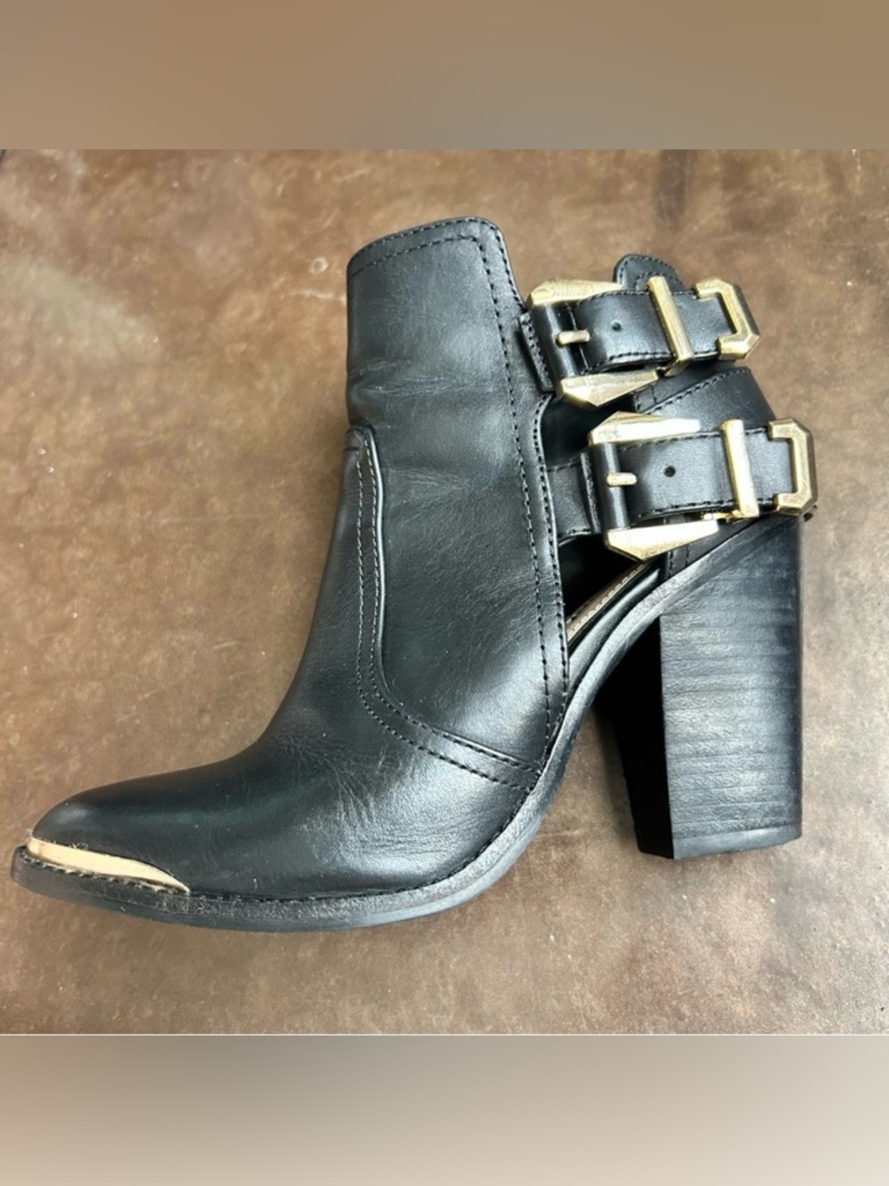 Gianni Bini size 5.5 genuine leather ankle booties with gold buckles